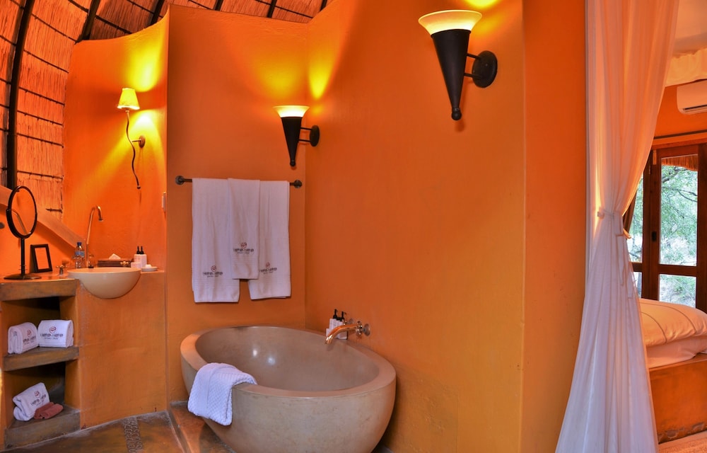 Hoyo-Hoyo Tsonga Lodge 19/68