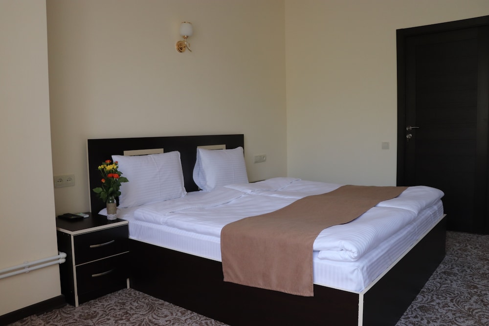 Yerevan Centre Hotel 6/21