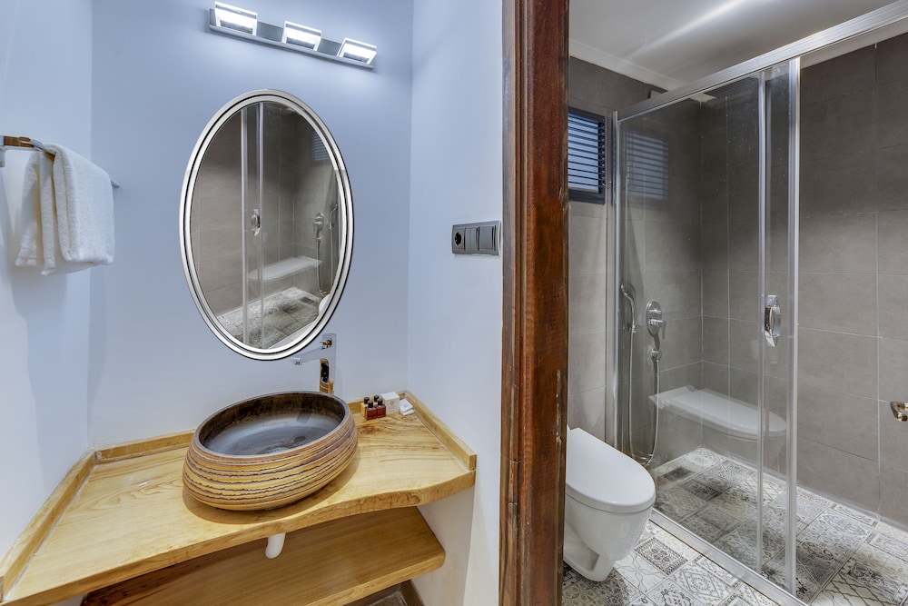 RISUS GARDEN MARINA HOTEL KUSADASI 47/48