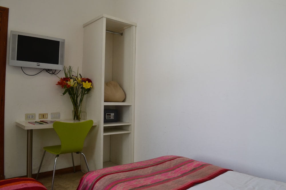 Bromelia Hotel Boutique 38/50