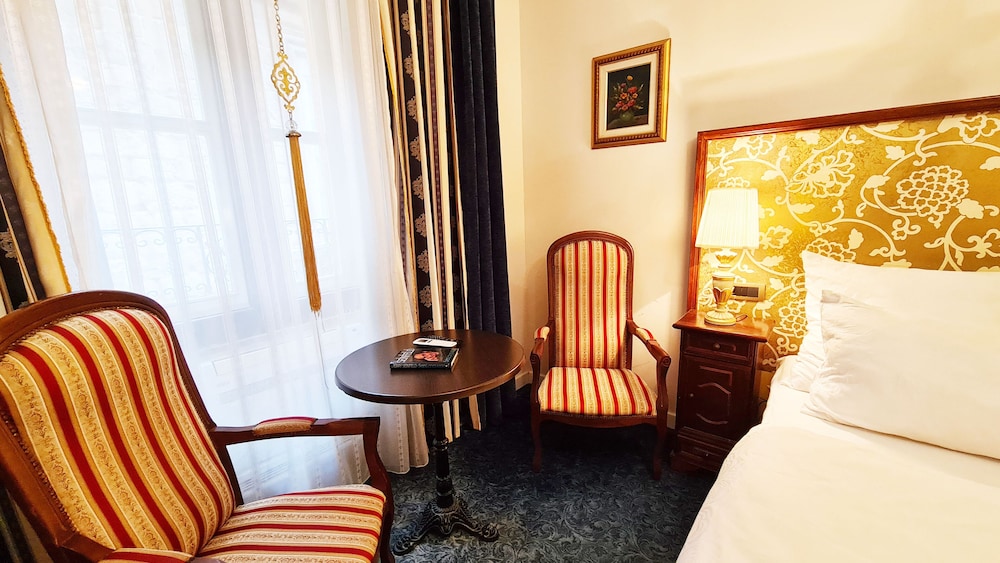 Hamlet Bed and Breakfast 37/66