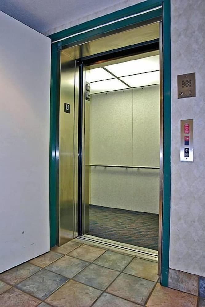 Motel6 McKinney, TX - North 27/34