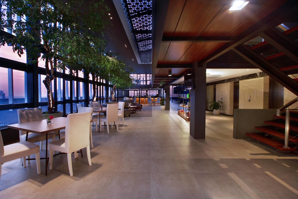 Aston Imperial Bekasi Hotel & Conference Center 41/53