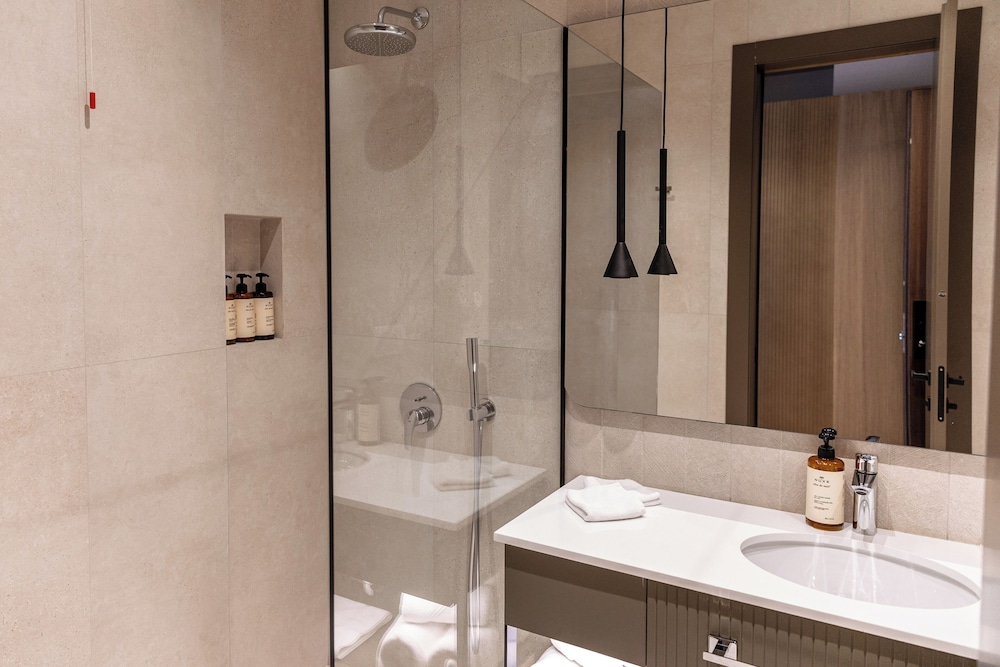 Grand Duka Hotel & Spa 72/73