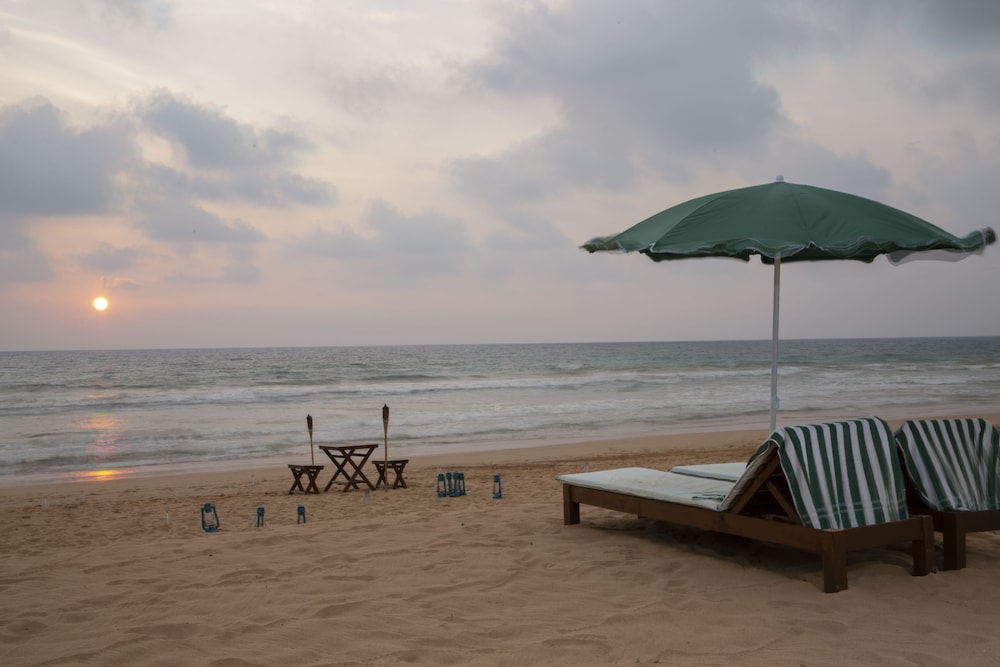 Palm Beach Inn Sea Shells Cabanas 35/50