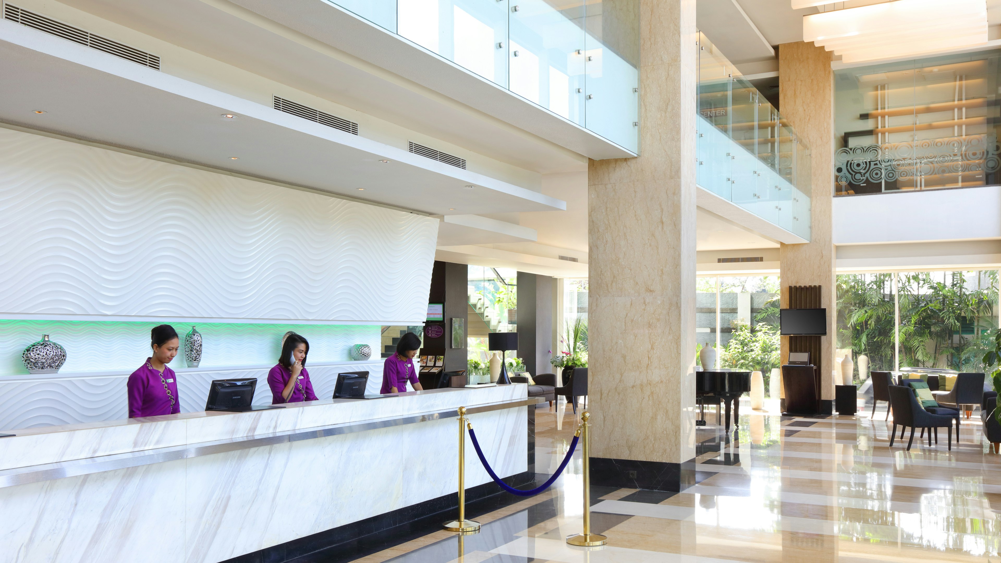 Holiday Inn Pasteur 10/50