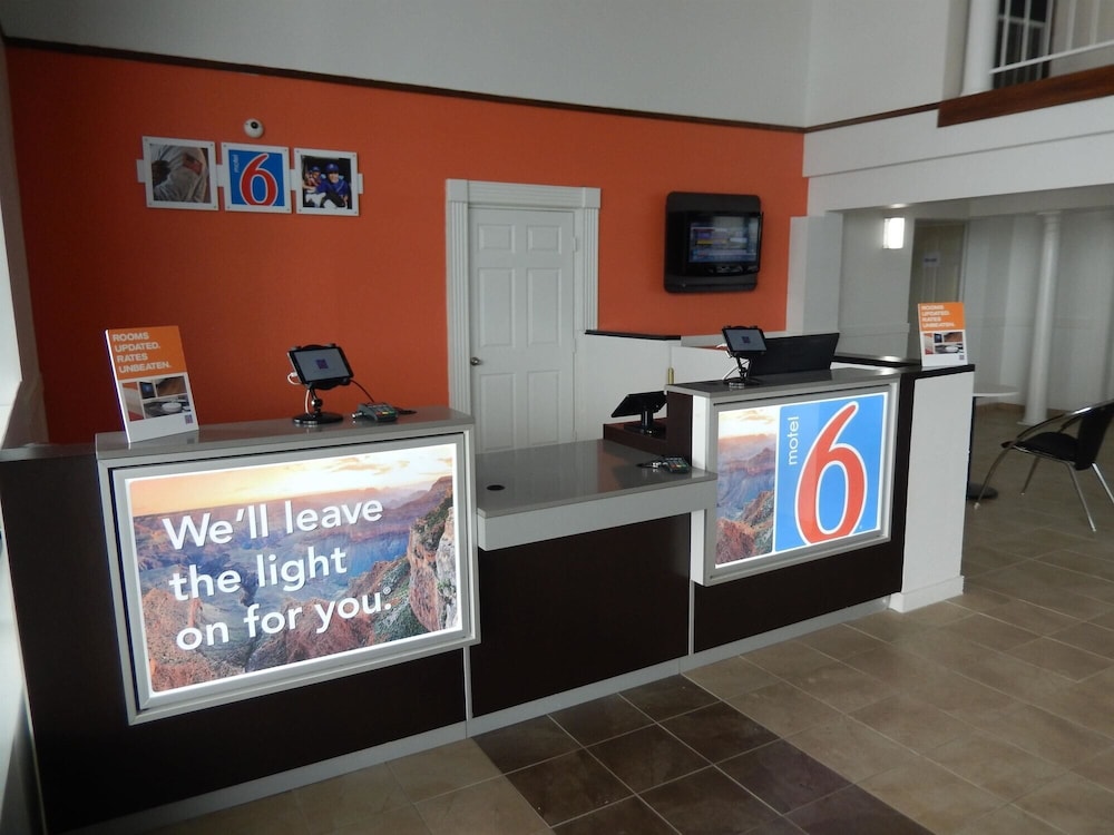 Lobby at Motel6 Portland, TX, PORTLAND - TX