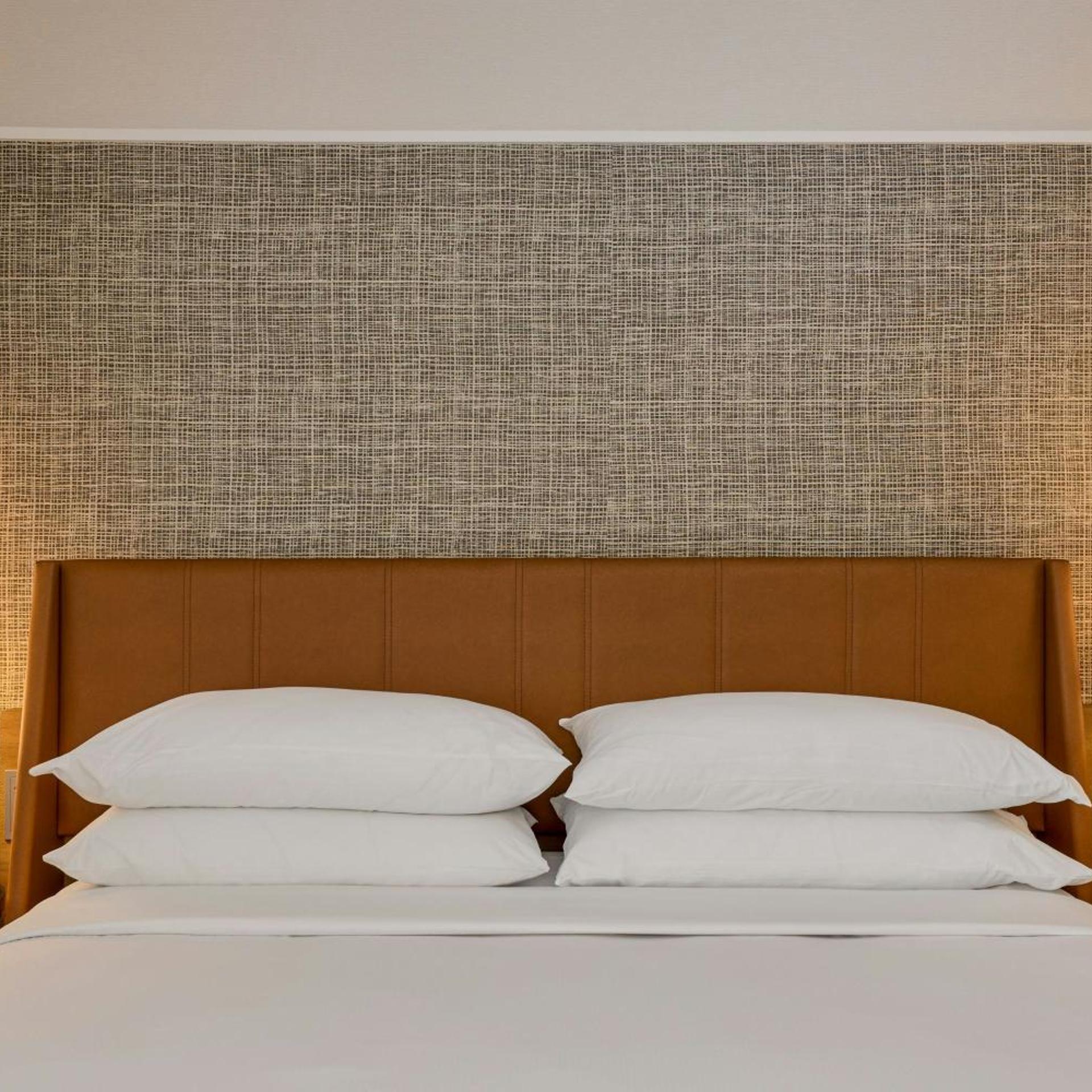 غرفة بسرير كينج بإطلالة على المدينة في طابق منخفض، Sheraton Grand Sacramento 5/8