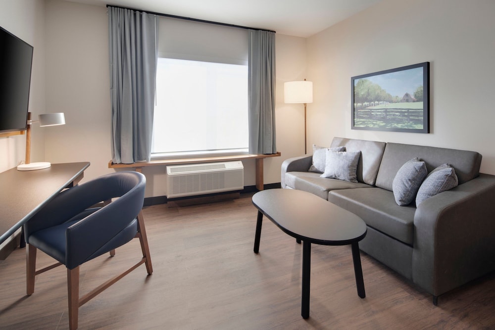 Fairfield Inn & Suites by Marriott Franklin Cool Springs 16/34