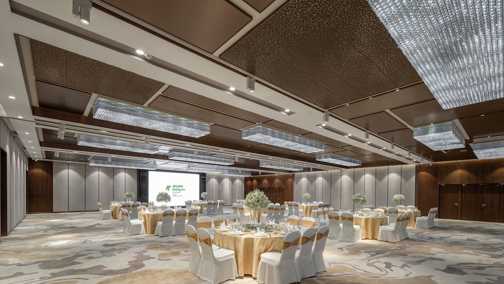 HOLIDAY INN Changchun Jingyue 42/48