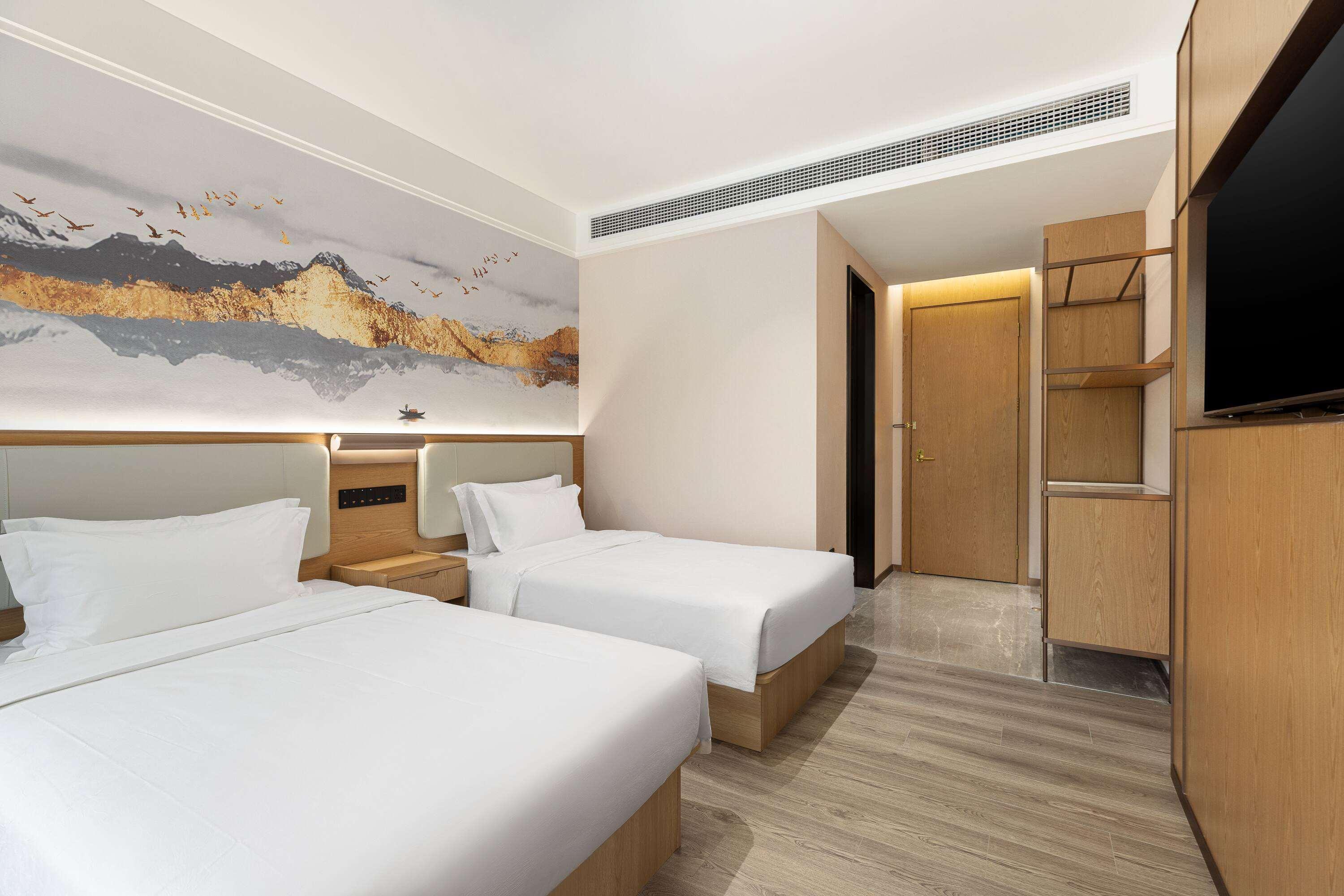 Ramada Encore by Wyndham Wuhan Station 12/30