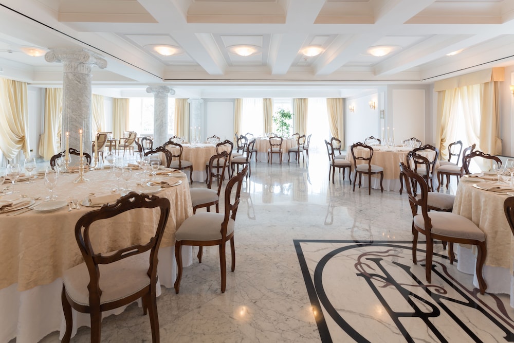 Imperiale Palace Hotel 58/71