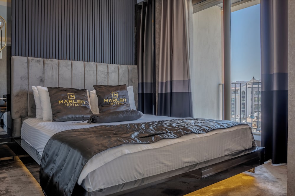 Marlen Hotel Bayrakli 16/48