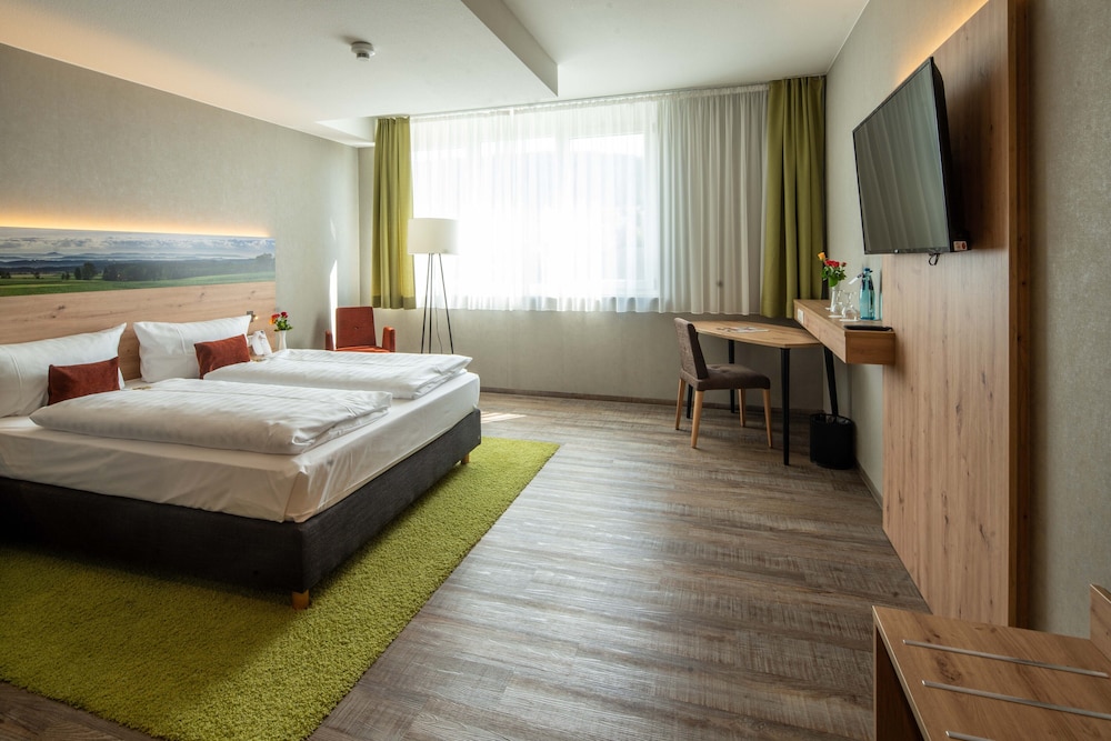 DELUXE, DOUBLE BED