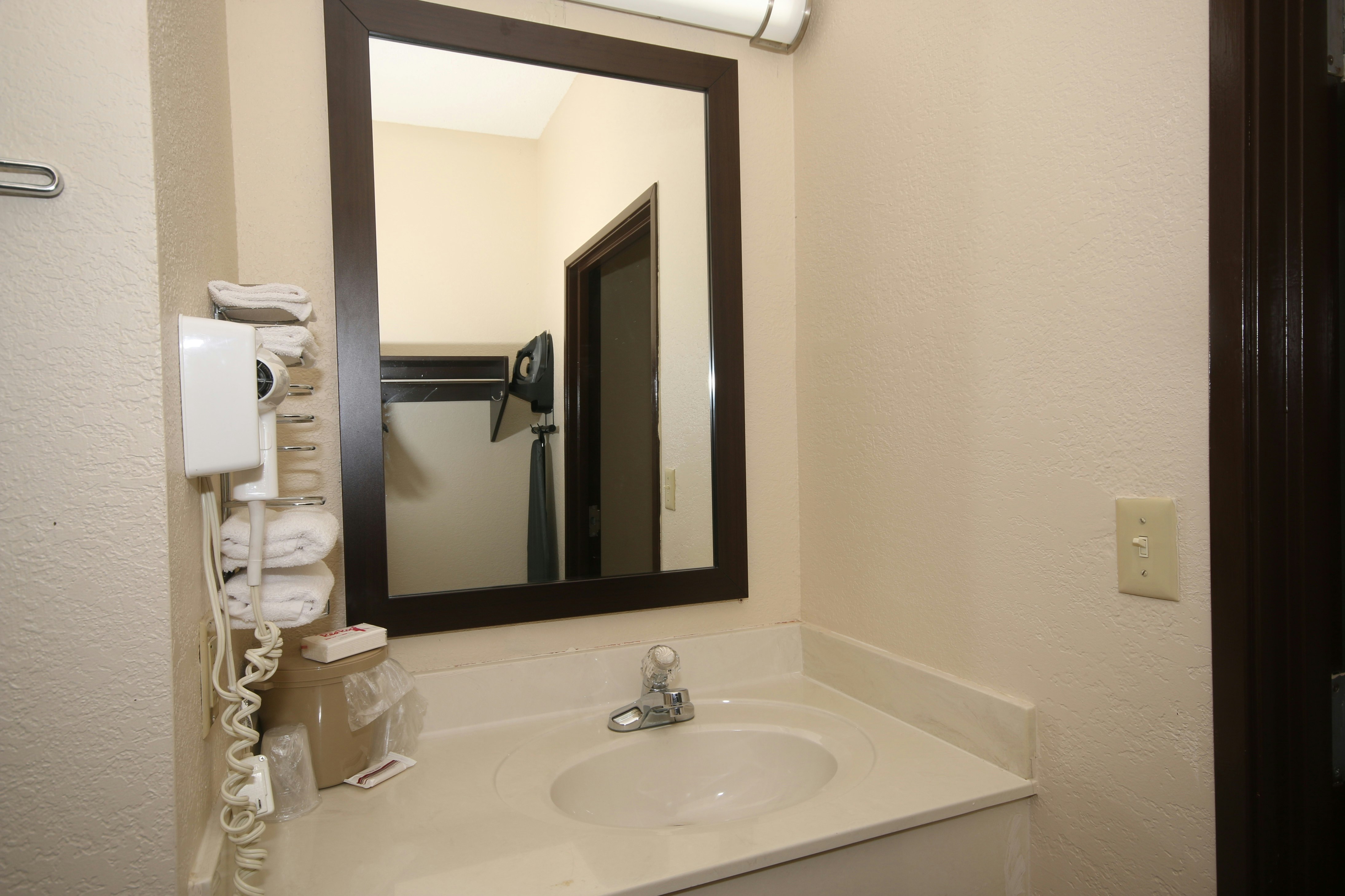 غرفة ديلوكس بسرير كينج، Red Roof Inn Gaffney 2/3