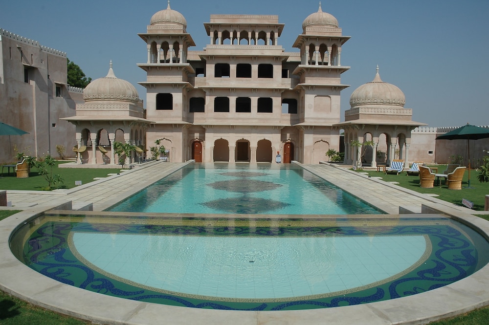Mandawa Castle 44/48