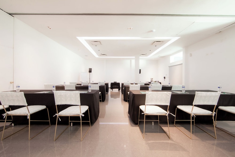 InHouse Culiacan (ex. Monterreal Hotel) 66/74