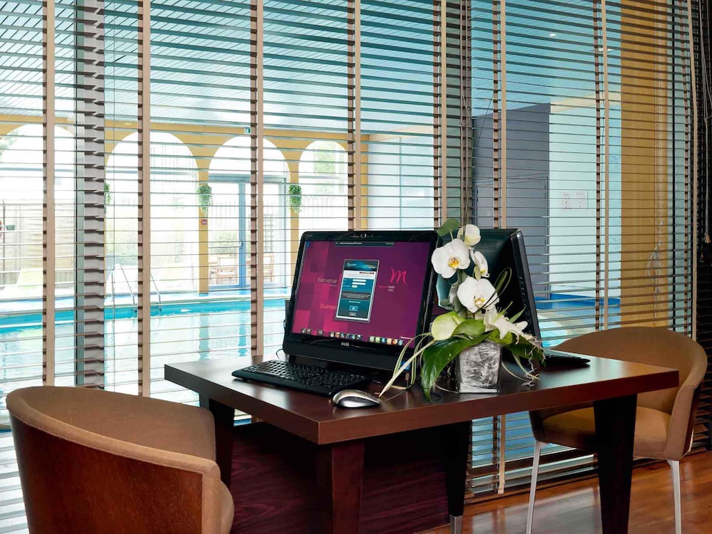 Mercure Paris Velizy 70/74