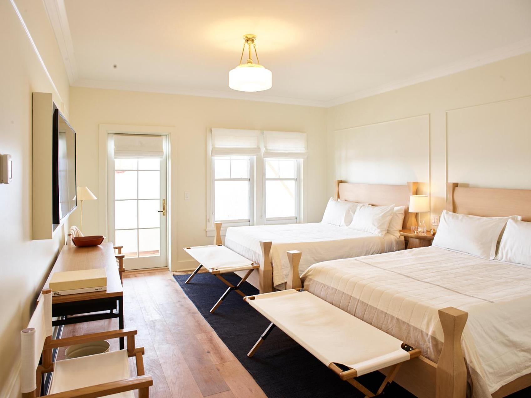 Room, 2 Queen Beds, Lake View