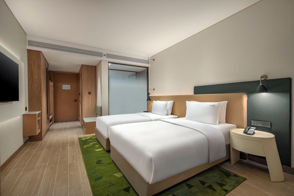 Holiday Inn Beihai Silver Beach by IHG 6/36