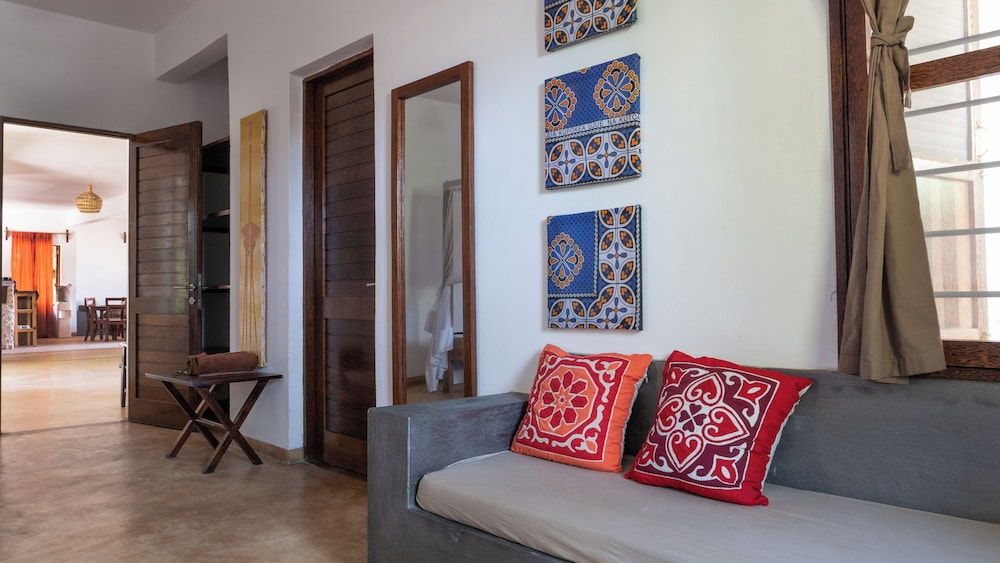 Raha Lodge 21/42