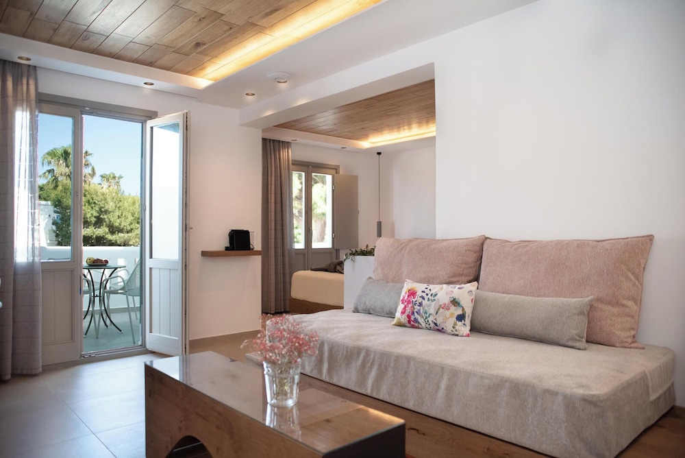 Naxos Beach Hotel 45/71