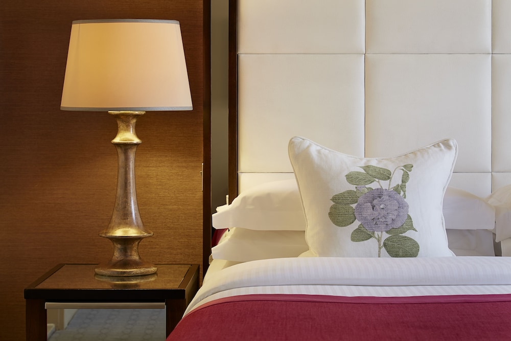 THE MANDEVILLE HOTEL 30/62