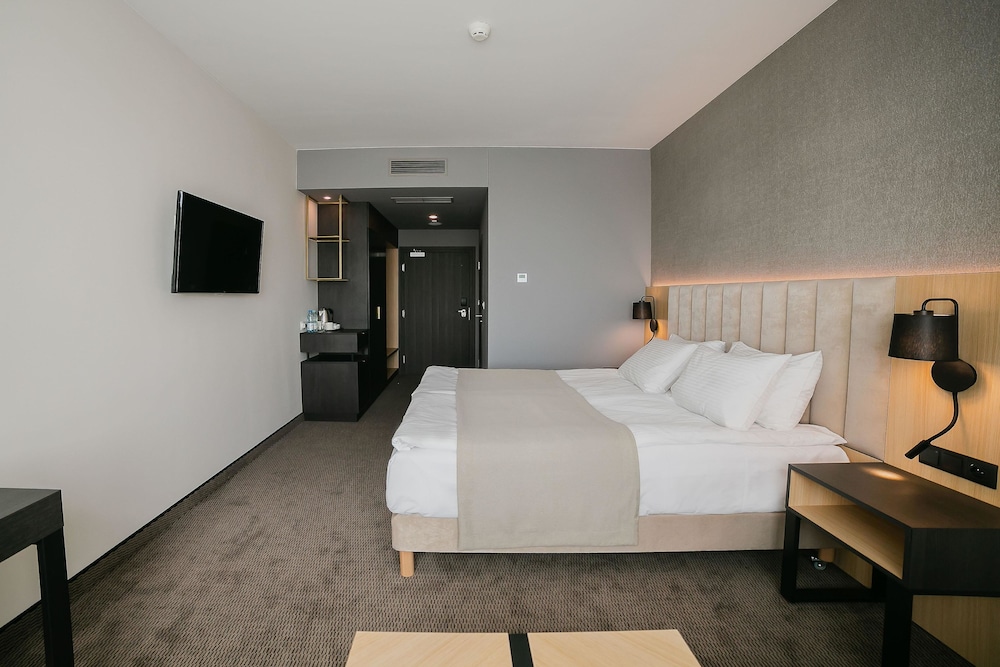 STANDARD, KING BED