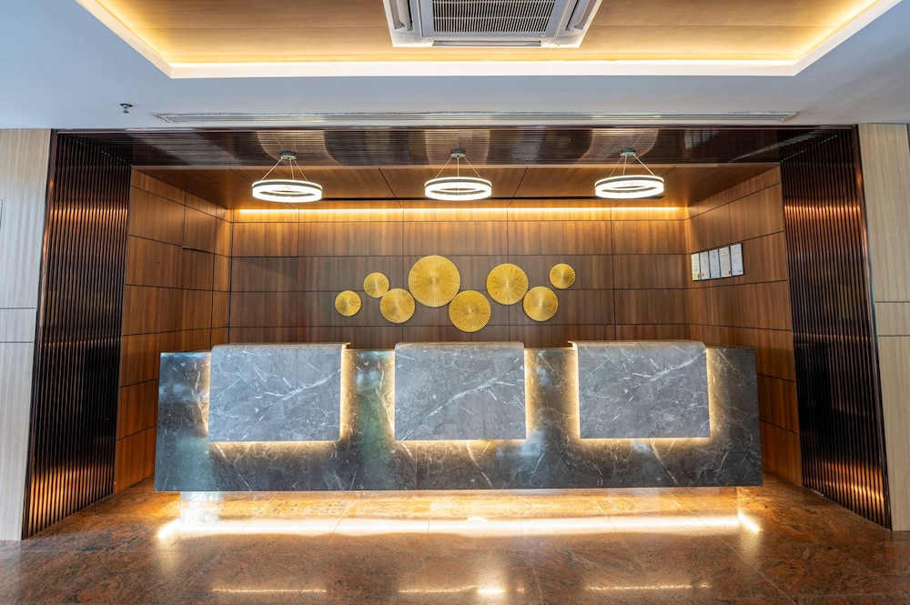 Howard Johnson by Wyndham Kota Kinabalu City Centre 12/72