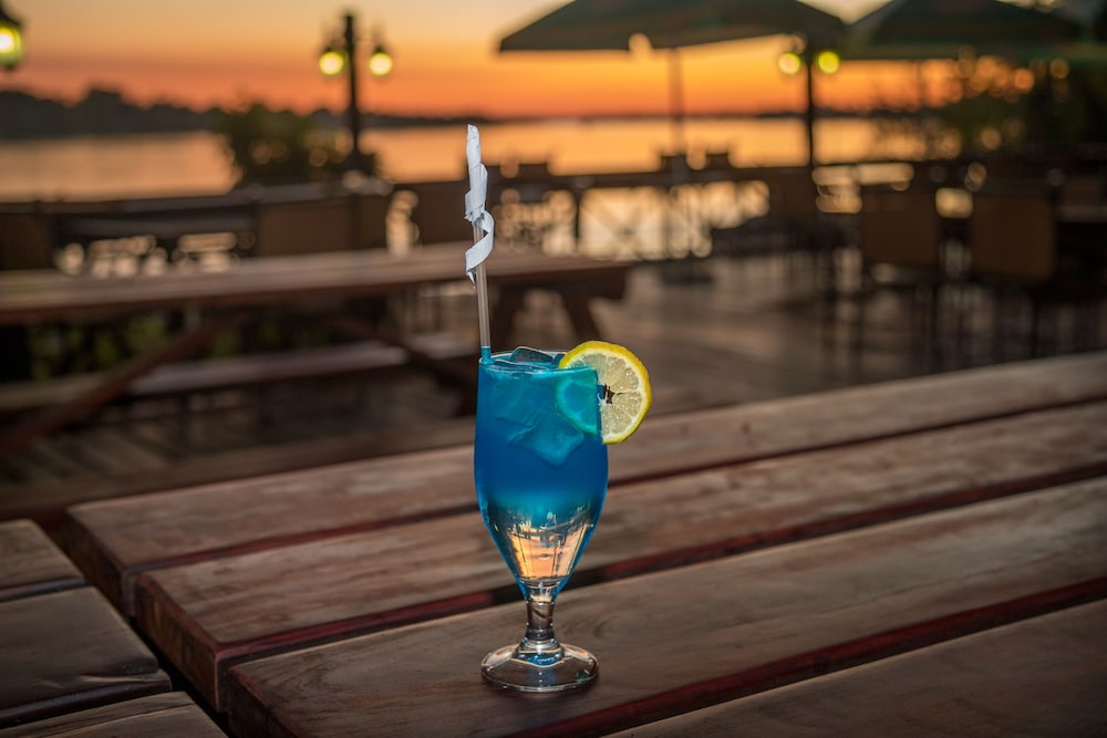 Victoria Falls Waterfront 33/74