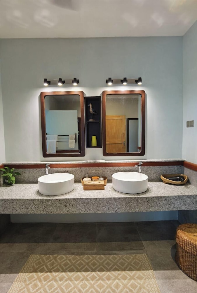 Ambong Pool Villas 9/50