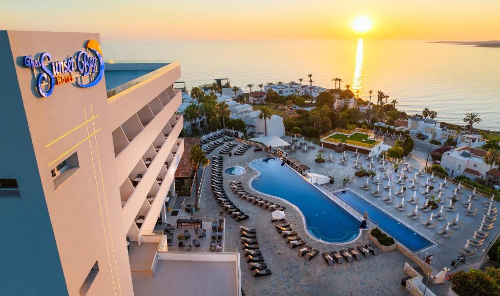 Theo Sunset Bay Hotel in KISSONERGA