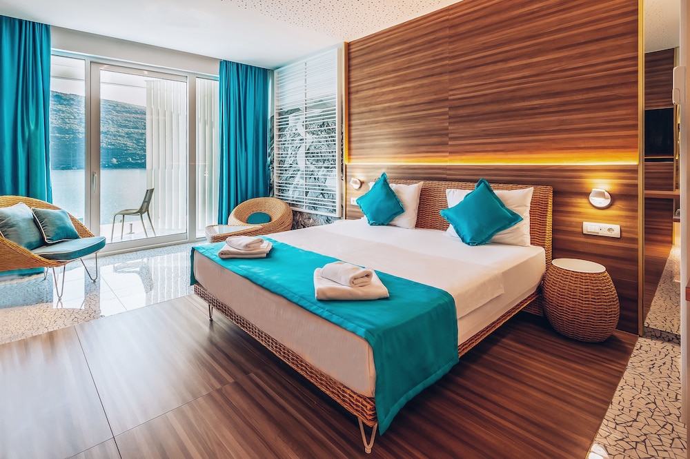 Carine Hotel Kumbor 6/50