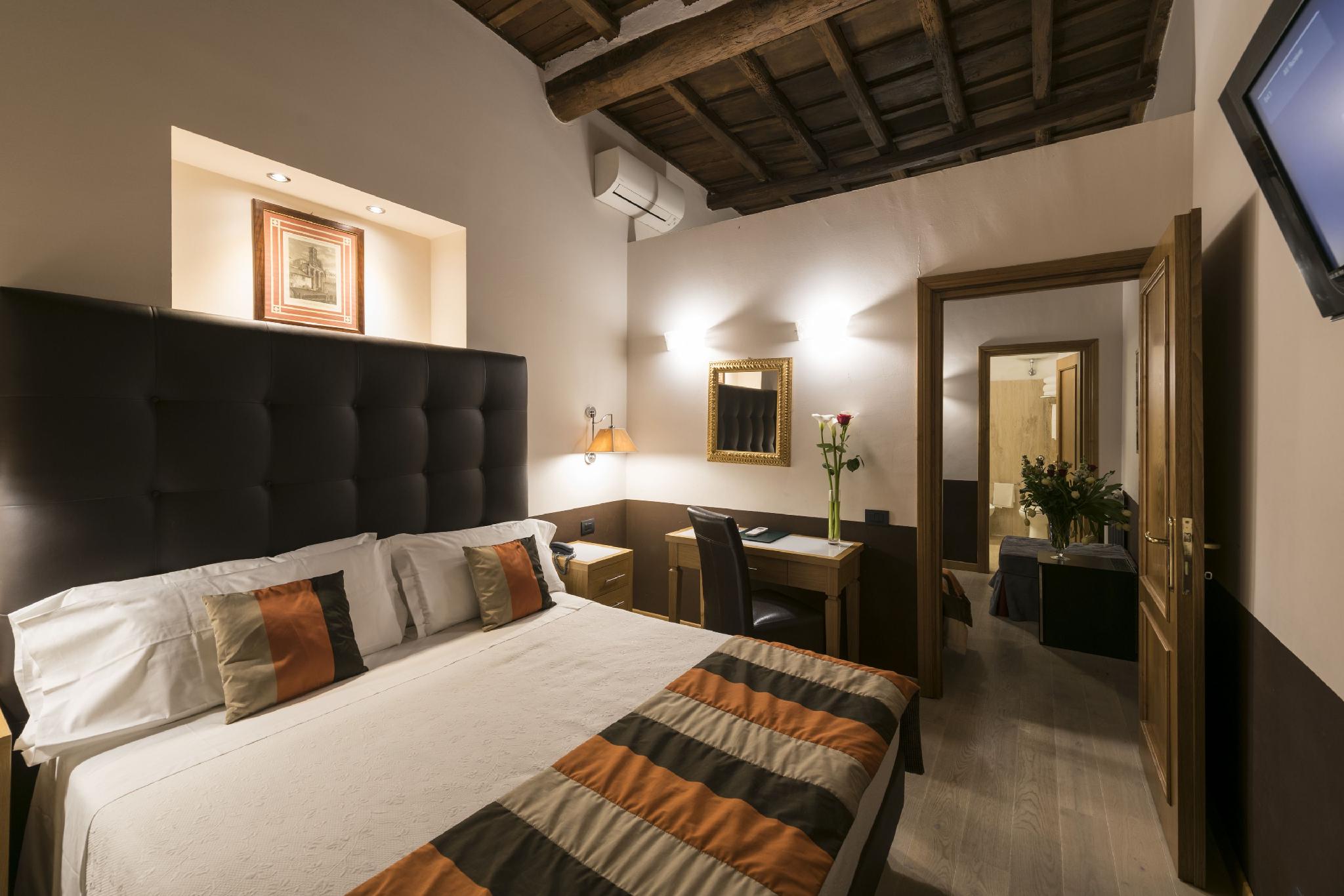 CLUB, DOUBLE OR TWIN BED, WITH EXTRA BED, ANNEX