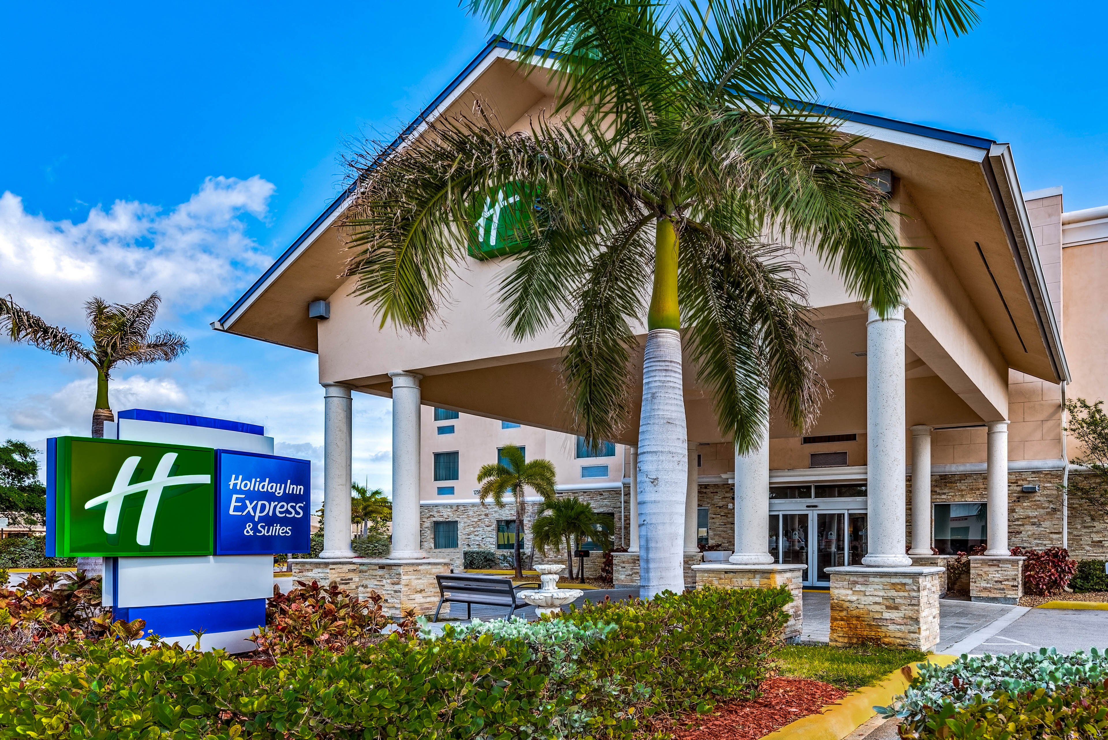 Holiday Inn Express Suites Lantana 11/57