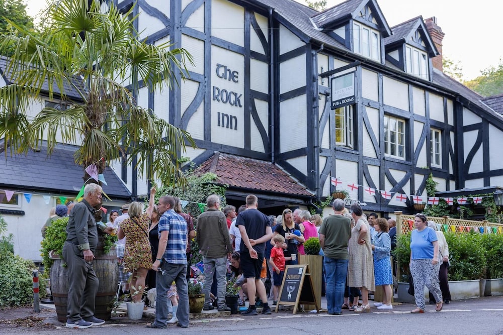 The Rock Inn 25/28