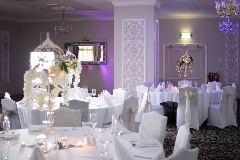 Strawberry Bank Hotel, NEC 38/47
