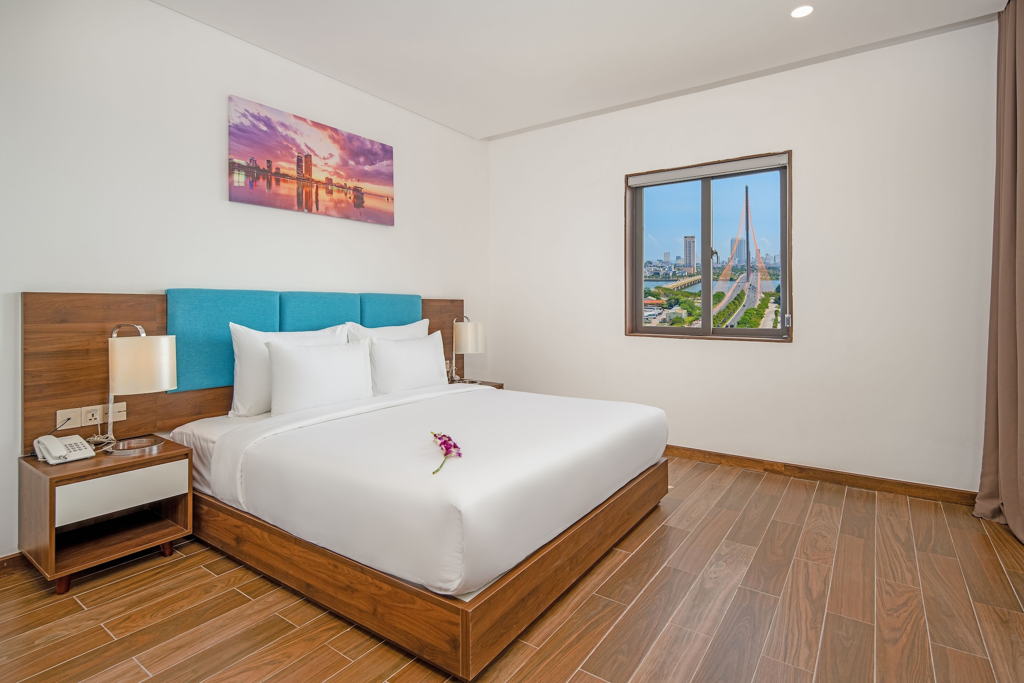 DELUXE, DOUBLE BED, RIVER VIEW
