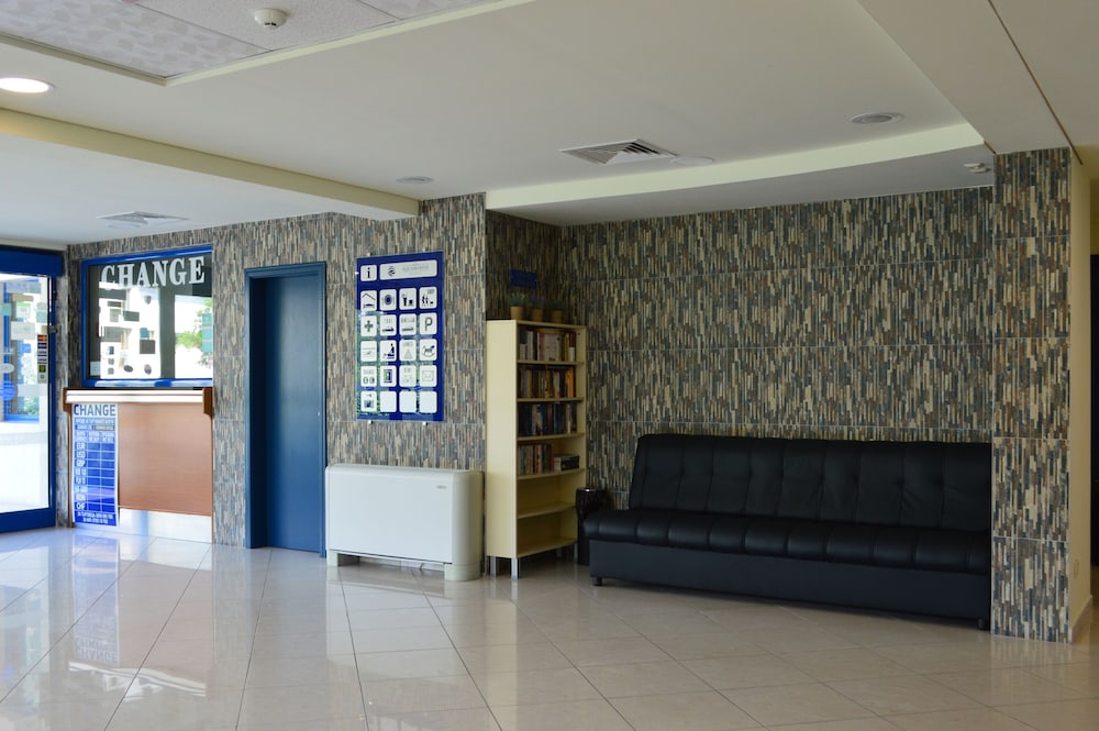 Aquamarine Hotel 16/68