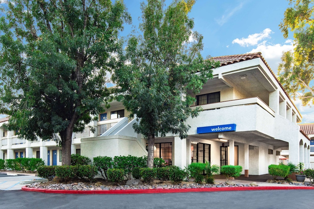 Motel6 Thousand Oaks, CA 8/49