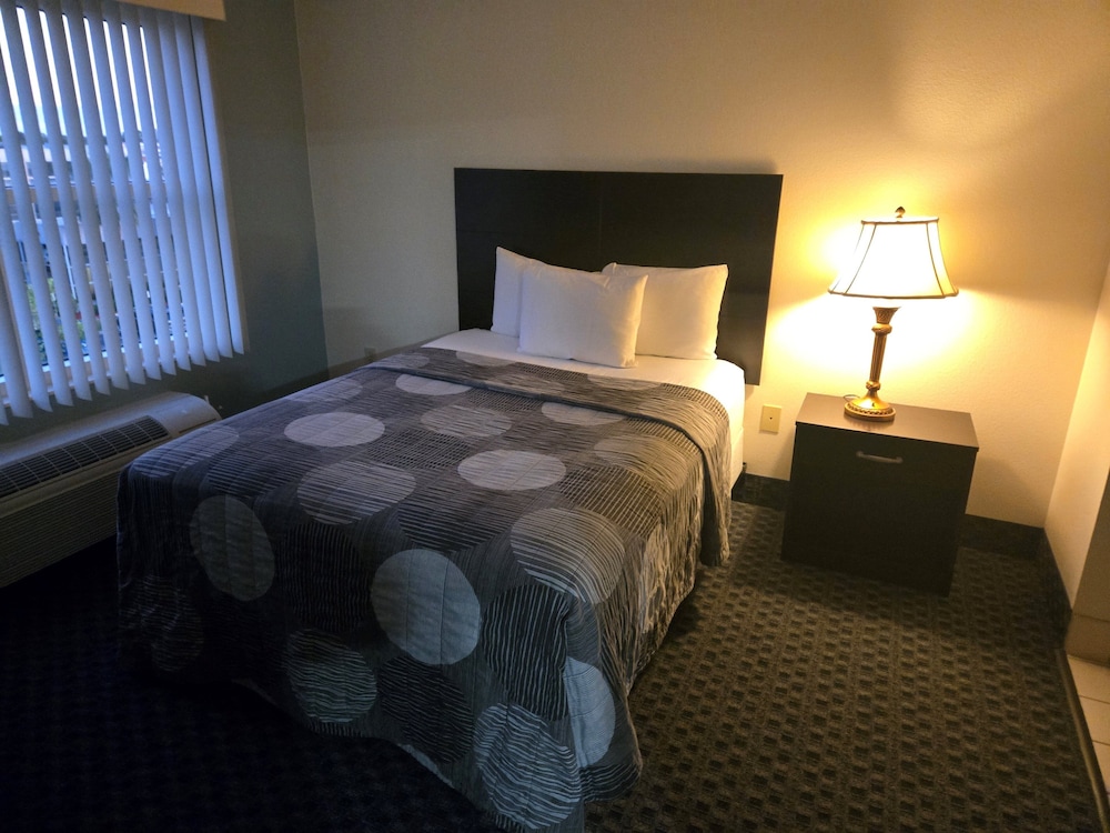 Allure Suites of Fort Myers 10/27