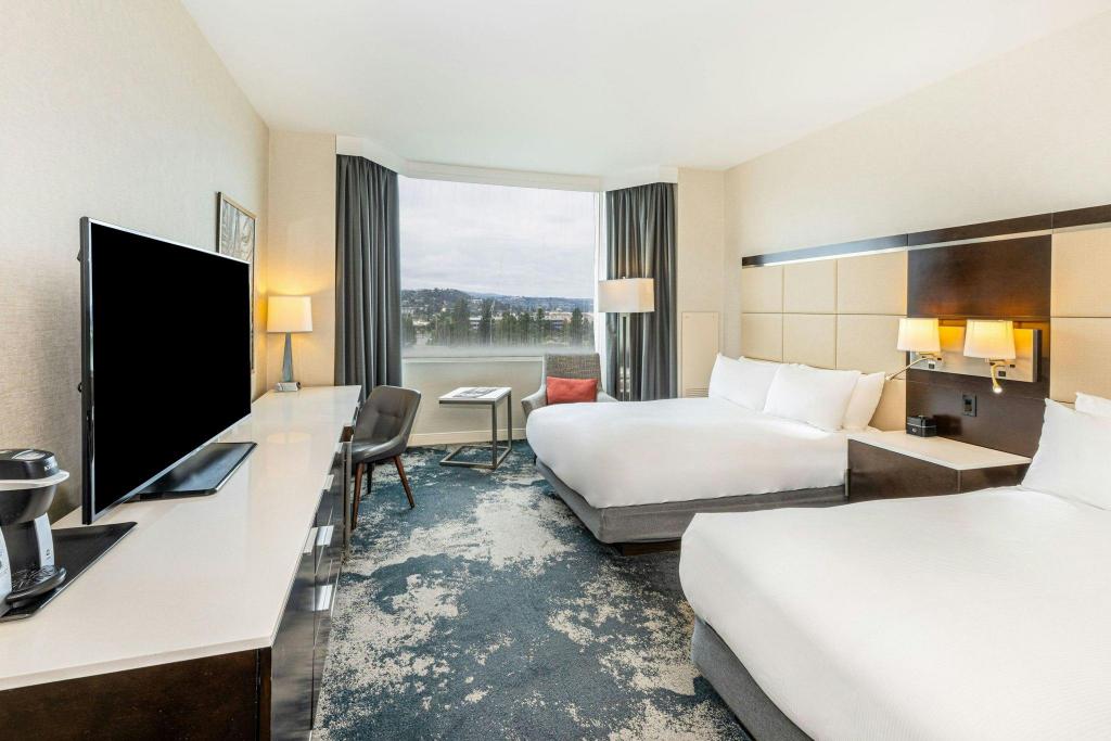 Guest Room, Deluxe, 2 Double Beds, Bay View