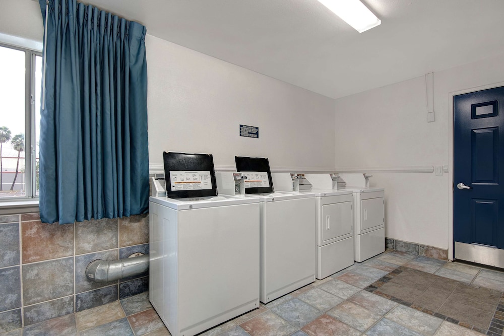 Motel6 Pharr, TX 7/55