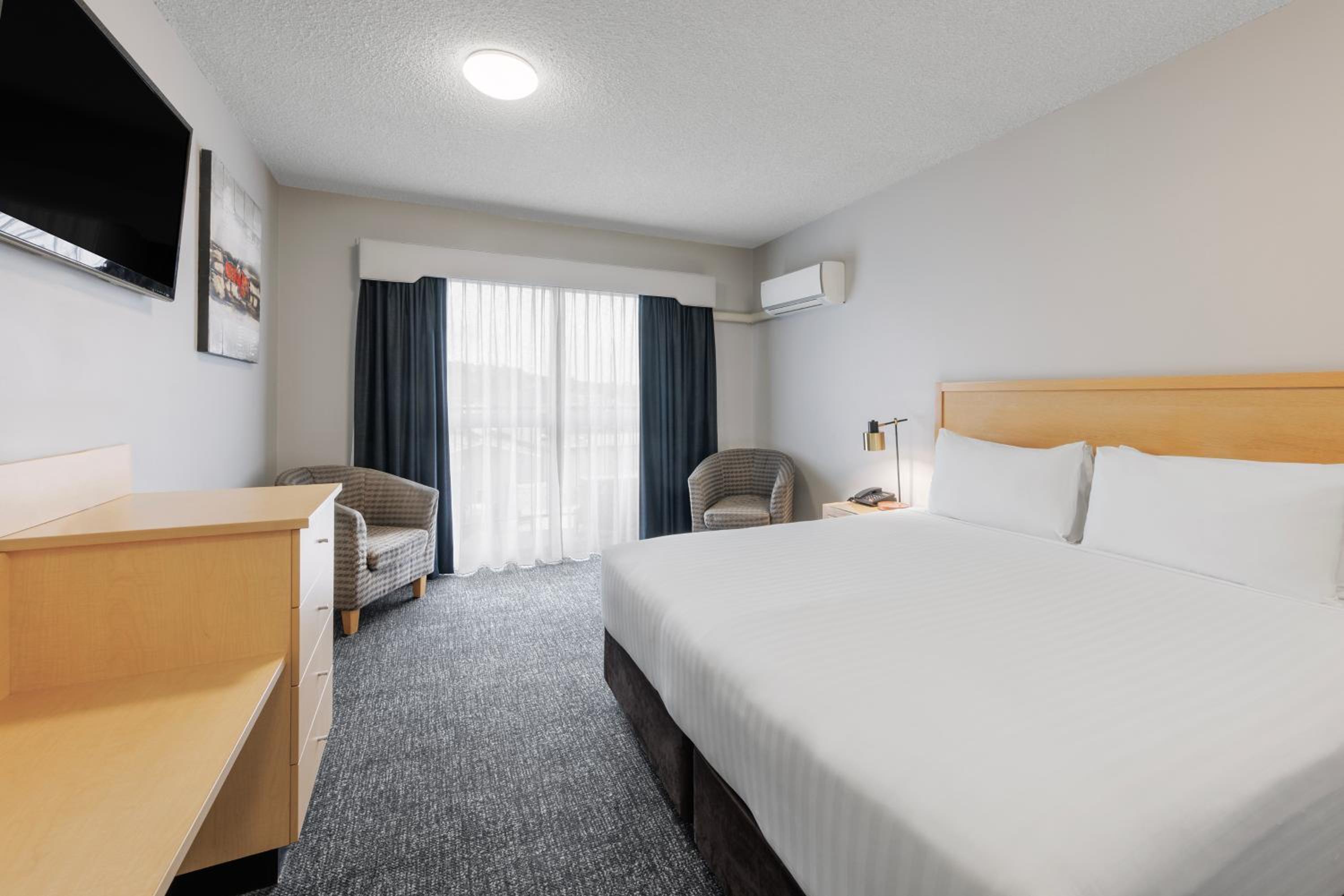 Family Suite, King and Twin Beds