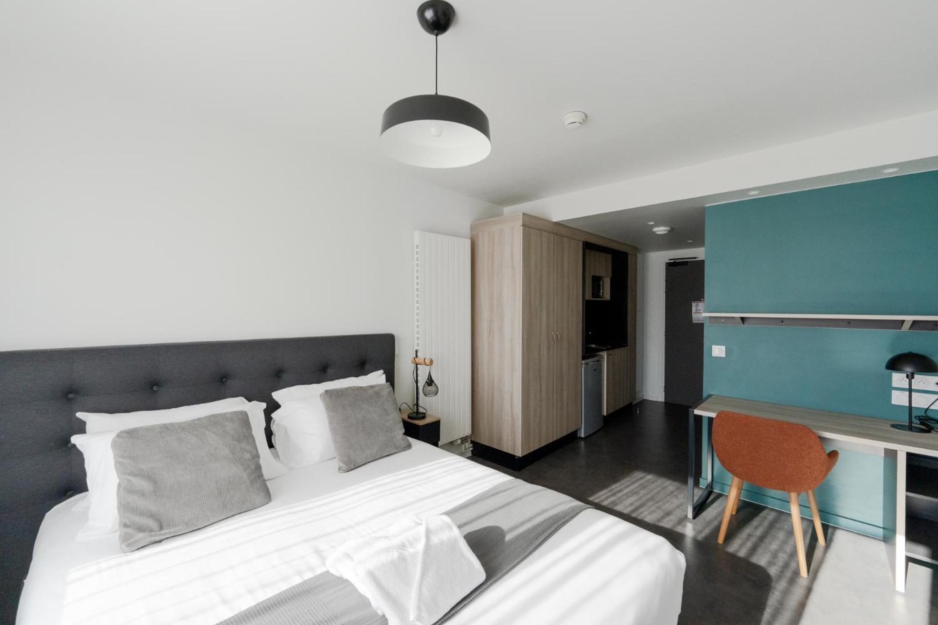 Slo Bordeaux Hostel 12/41