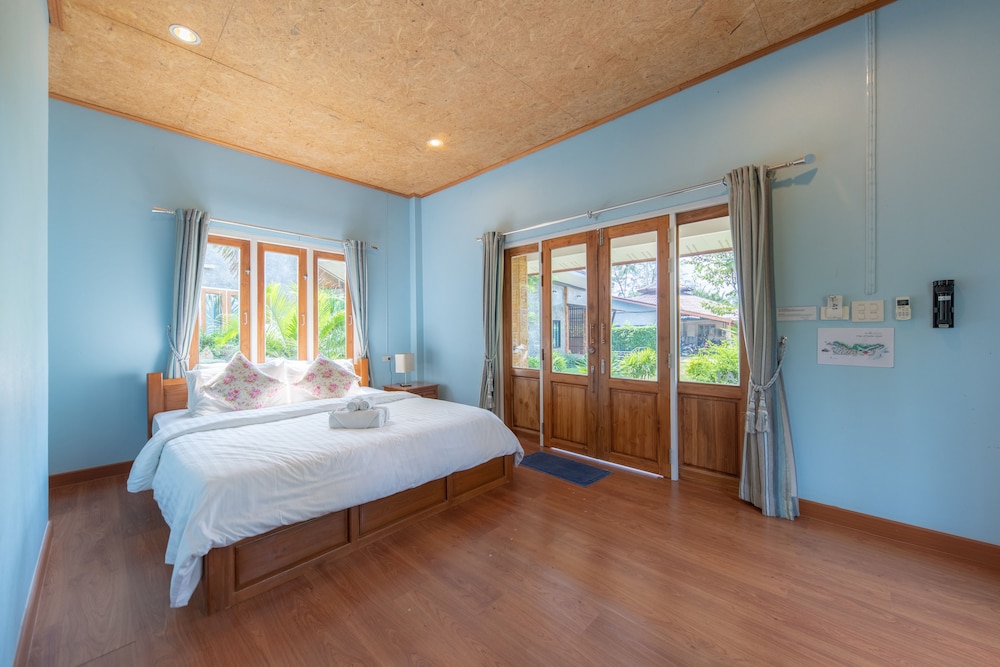 Sea Far Resort 32/72