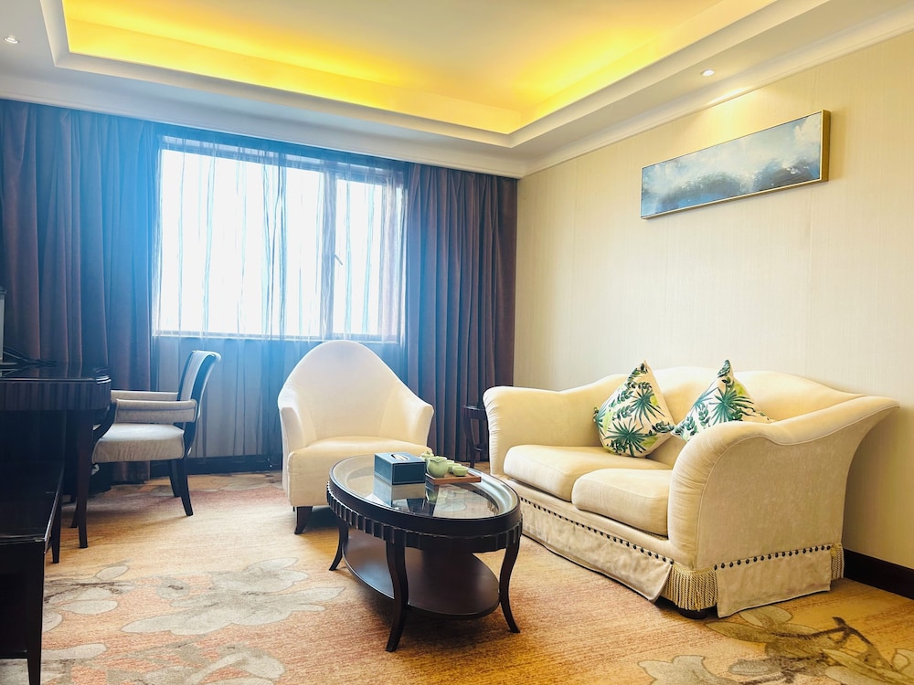 Guangdong Hotel Shanghai 23/38