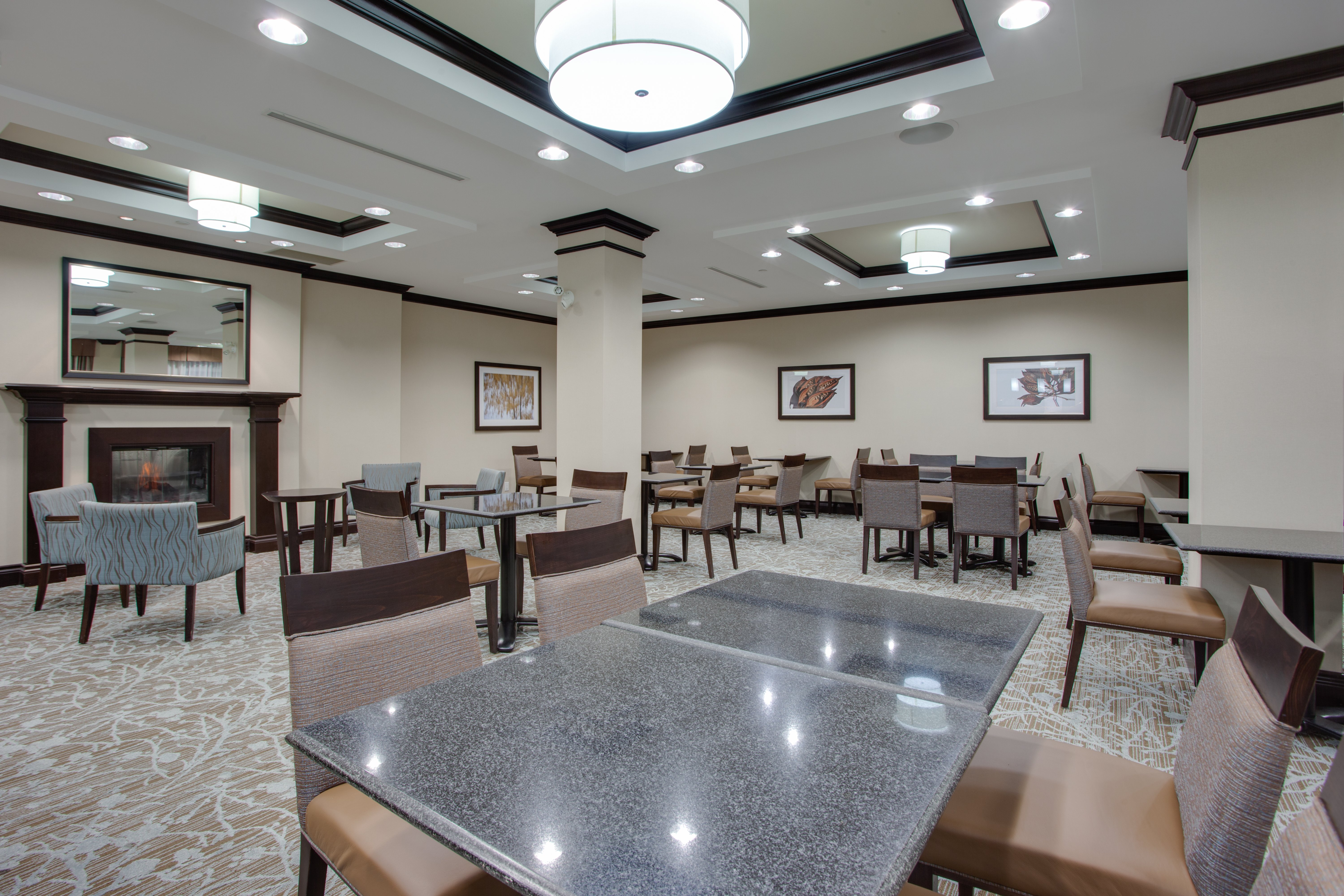 Holiday Inn Express And Suites Ottawa East Orleans 52/70
