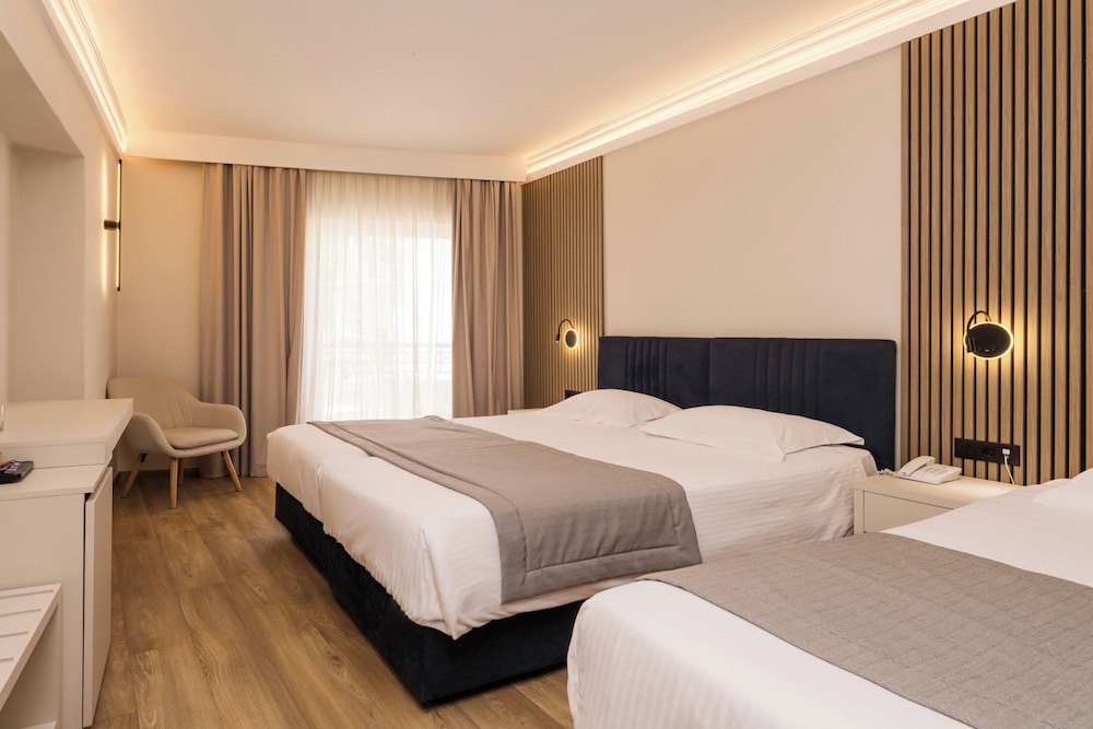 Palatino Hotel 24/83