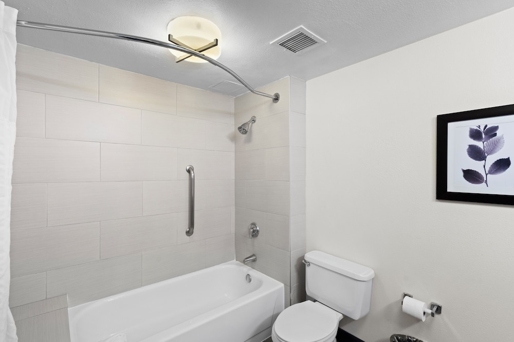 GreenTree Inn and Suites Phoenix Sky Harbor 65/65